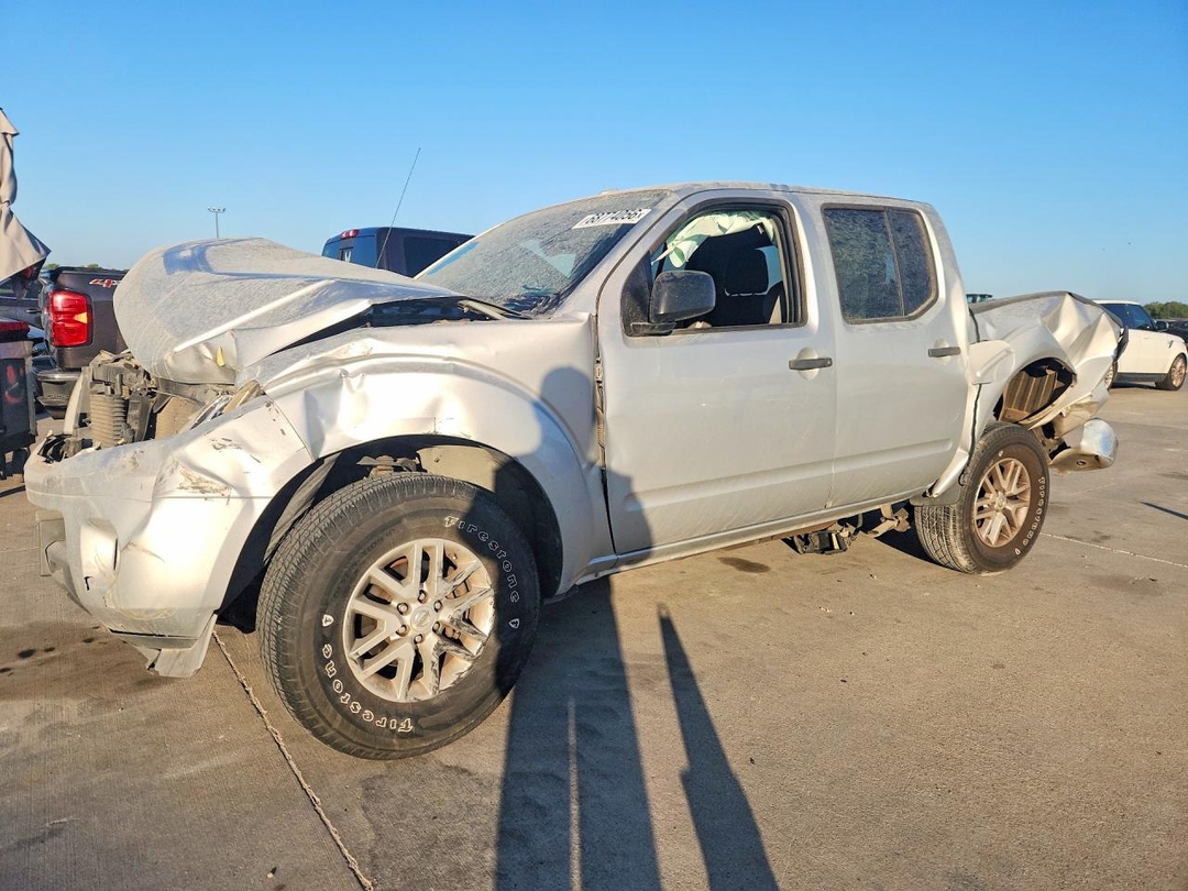 منظر 2015 NISSAN FRONTIER S، زاوية 1