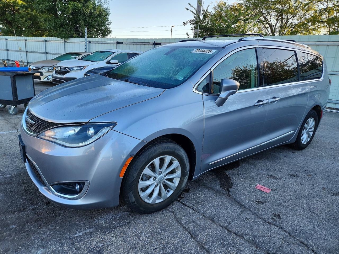 Vedere 2019 CHRYSLER PACIFICA TOURING L, unghi 1