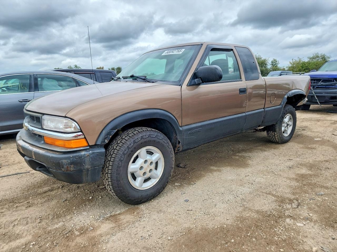 Vue de 2003 CHEVROLET S TRUCK S10, angle 1