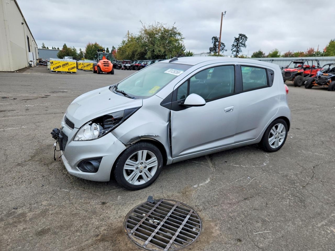 منظر 2015 CHEVROLET SPARK LS، زاوية 1