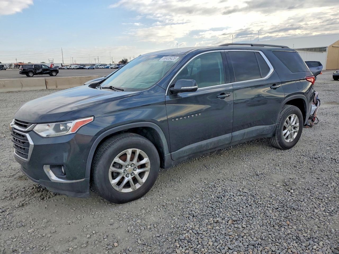 Вид 2019 CHEVROLET TRAVERSE LT, угол 1
