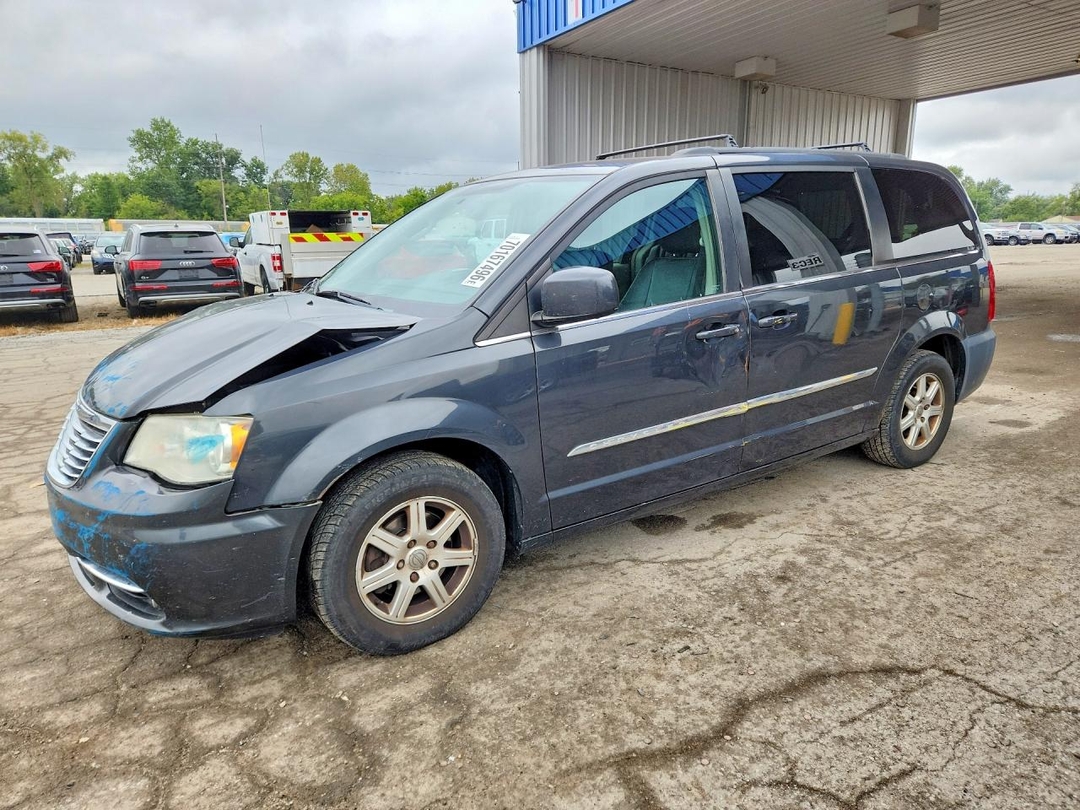 Vue de 2012 CHRYSLER TOWN &amp; COUNTRY TOURING, angle 1