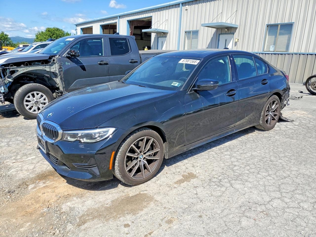 Вид 2022 BMW 330XI, угол 1