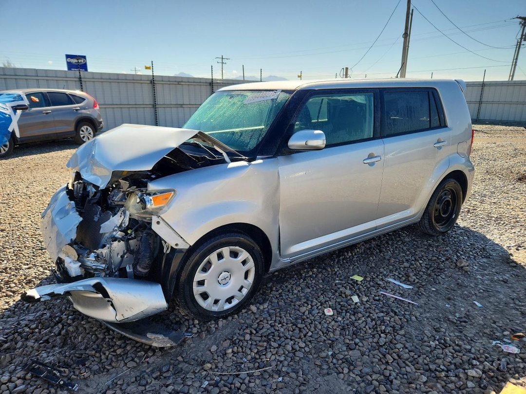 Vue de 2015 SCION XB BASE, angle 1