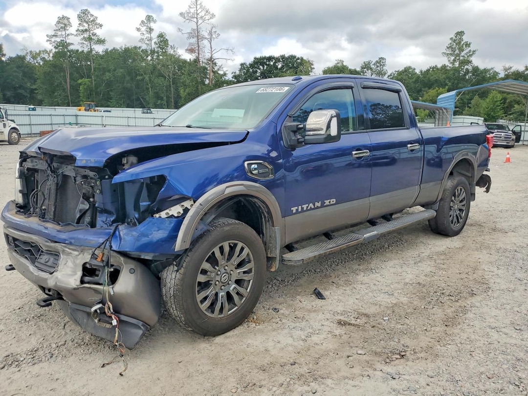 Вид 2016 NISSAN TITAN XD PLATINUM RESERVE, угол 1
