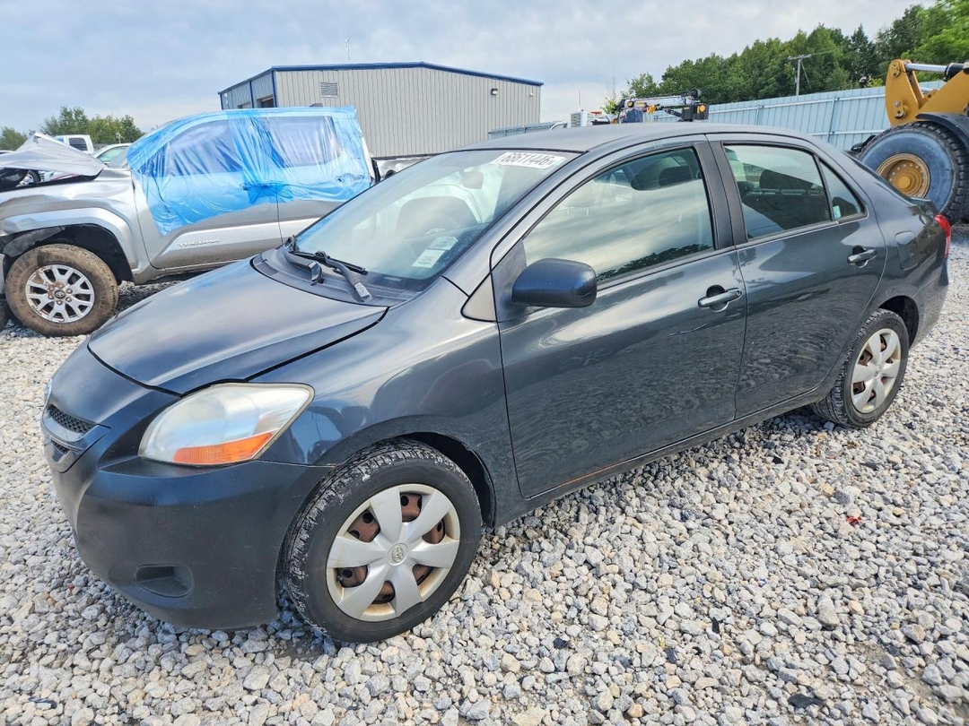 Vue de 2007 TOYOTA YARIS BASE, angle 1