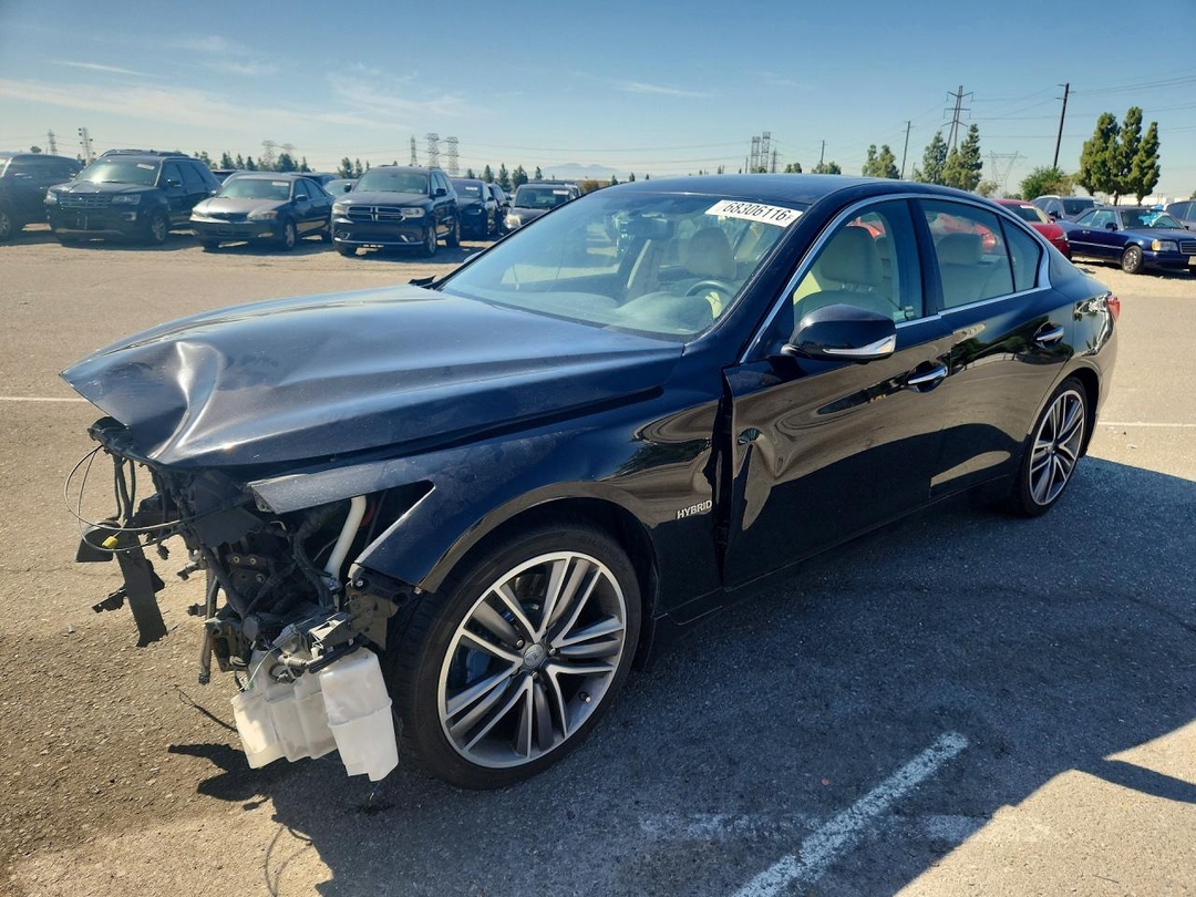منظر 2016 INFINITI Q50 HYBRID، زاوية 1