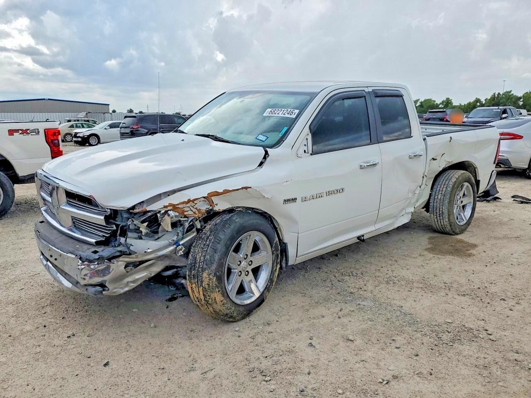 منظر 2012 DODGE RAM 1500 SLT، زاوية 1