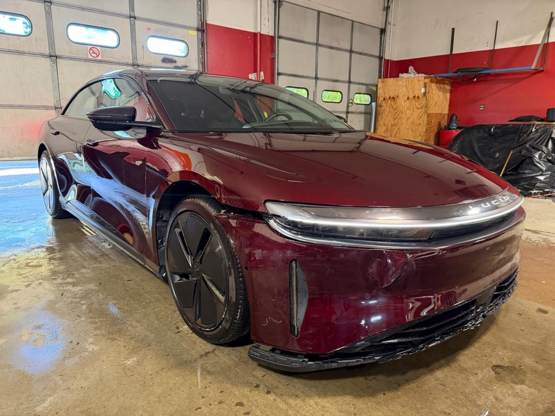 منظر 2025 LUCID MOTORS AIR TOURING، زاوية 1