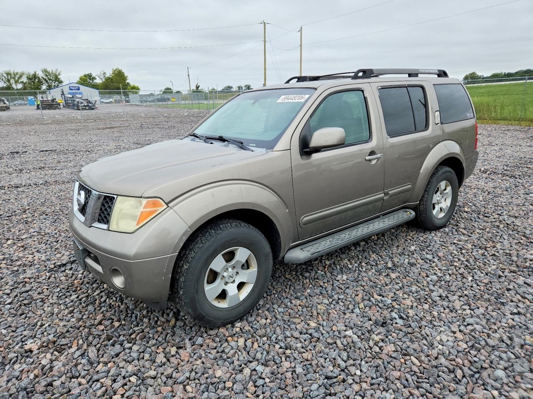 Vista de 2006 NISSAN PATHFINDER S, ángulo 1