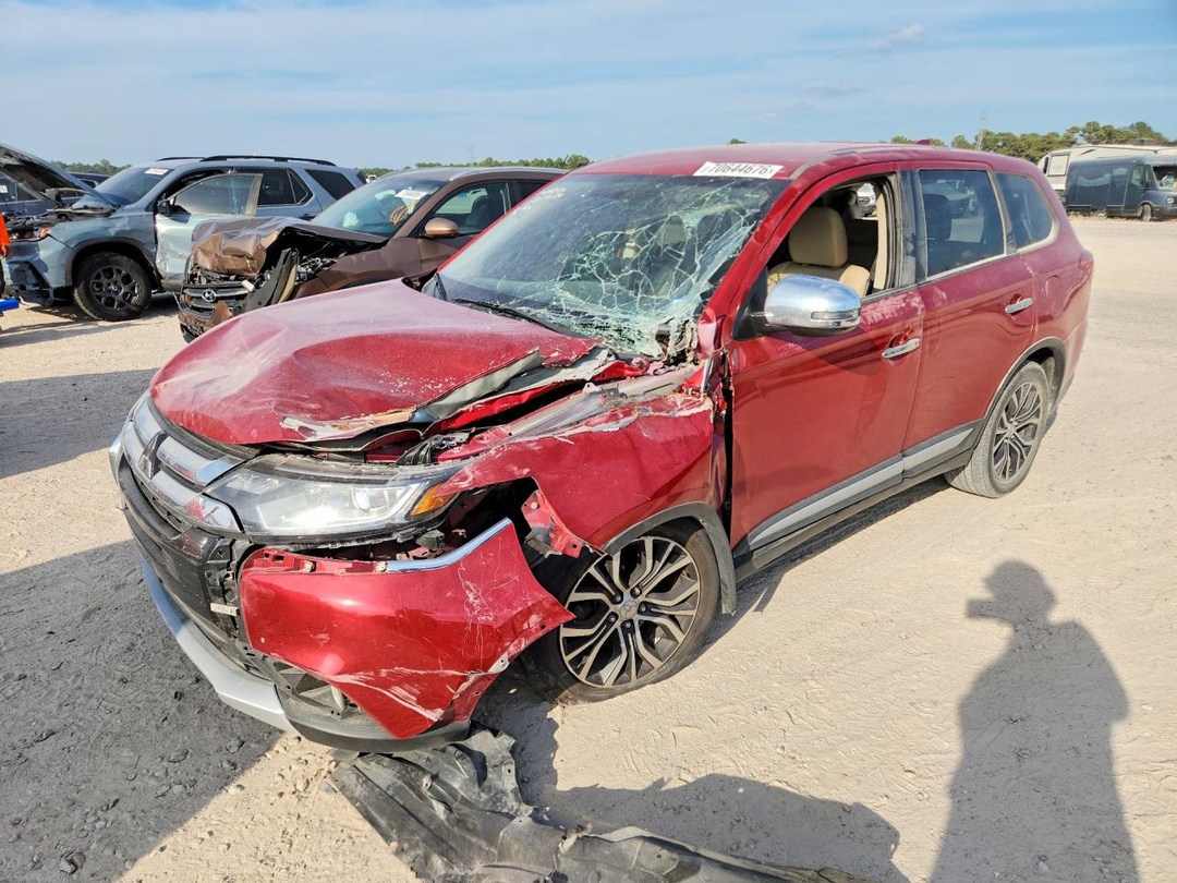 Vue de 2018 MITSUBISHI OUTLANDER SE, angle 1