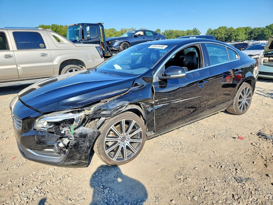 Vista de 2015 VOLVO S60 PLATINUM, ángulo 1