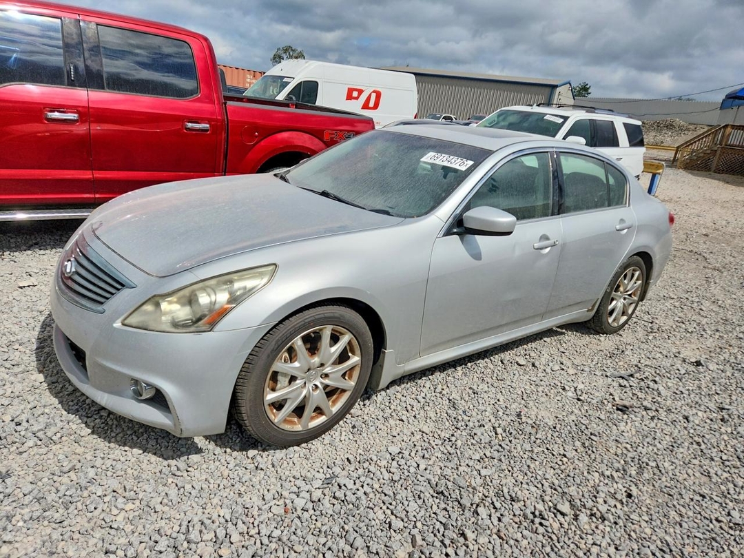 Vue de 2010 INFINITI G37 SEDAN BASE, angle 1