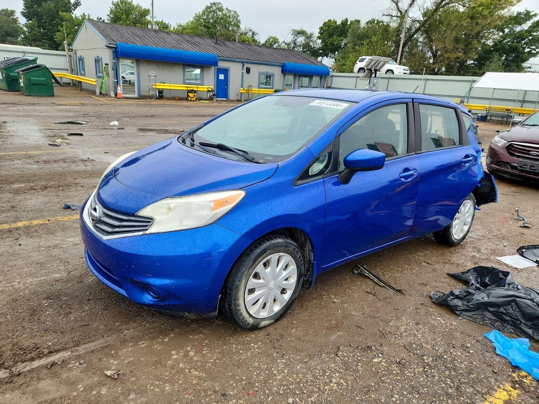 Vue de 2015 NISSAN VERSA NOTE SV, angle 1