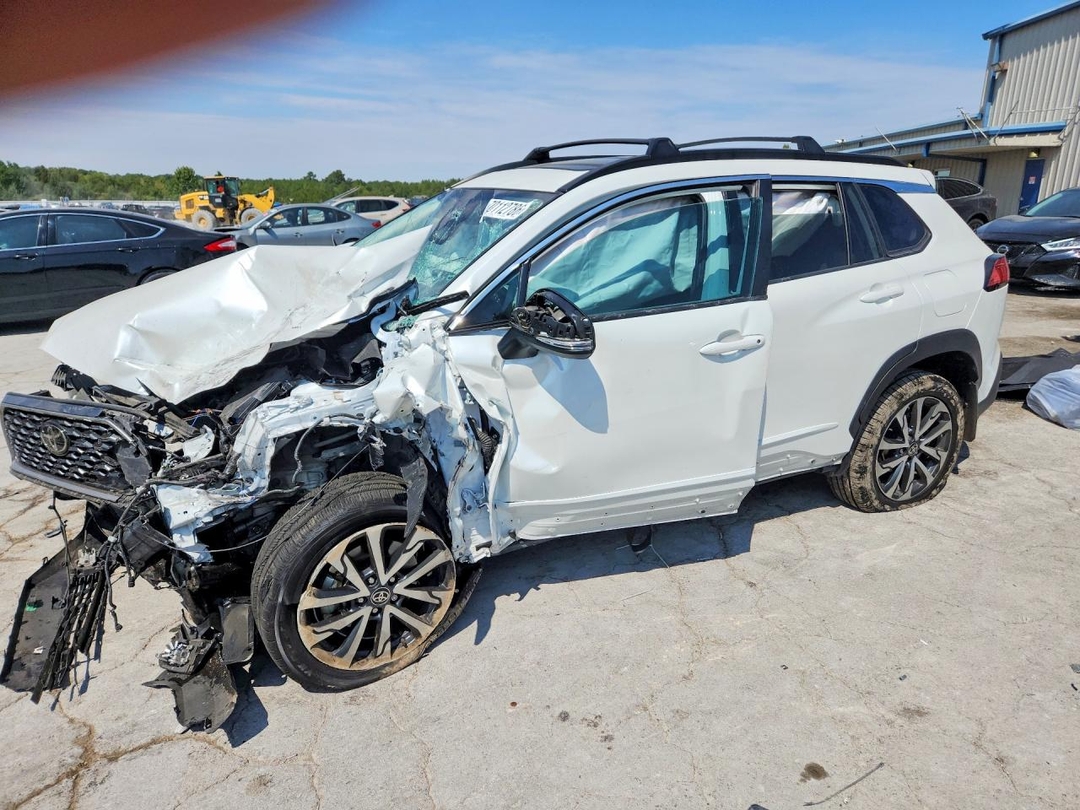 Vista de 2024 TOYOTA COROLLA CROSS XLE, ángulo 1