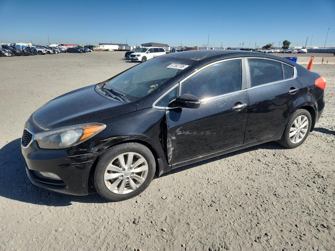 Vue de 2014 KIA FORTE EX, angle 1