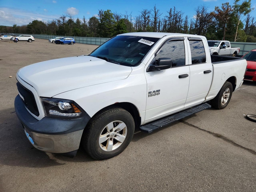 منظر 2013 RAM 1500 ST، زاوية 1
