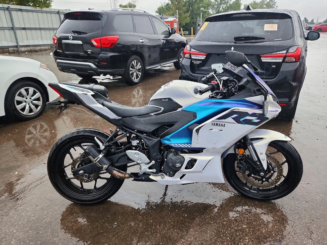 Vista de 2025 YAMAHA YFZ320 A, ángulo 1