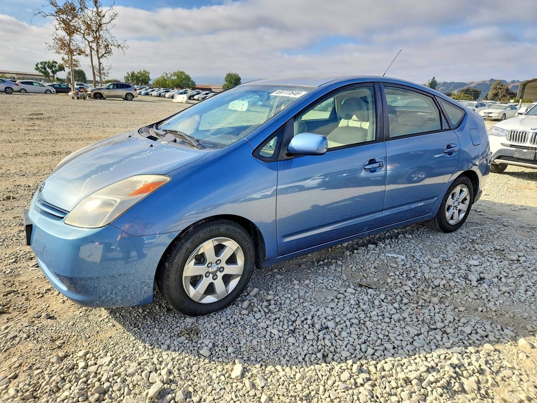 Vue de 2005 TOYOTA PRIUS BASE, angle 1