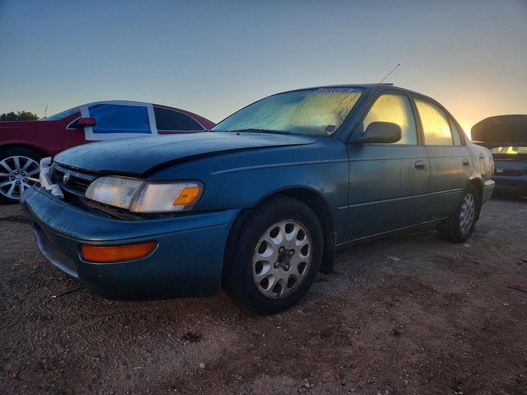 Vedere 1995 TOYOTA COROLLA LE, unghi 1