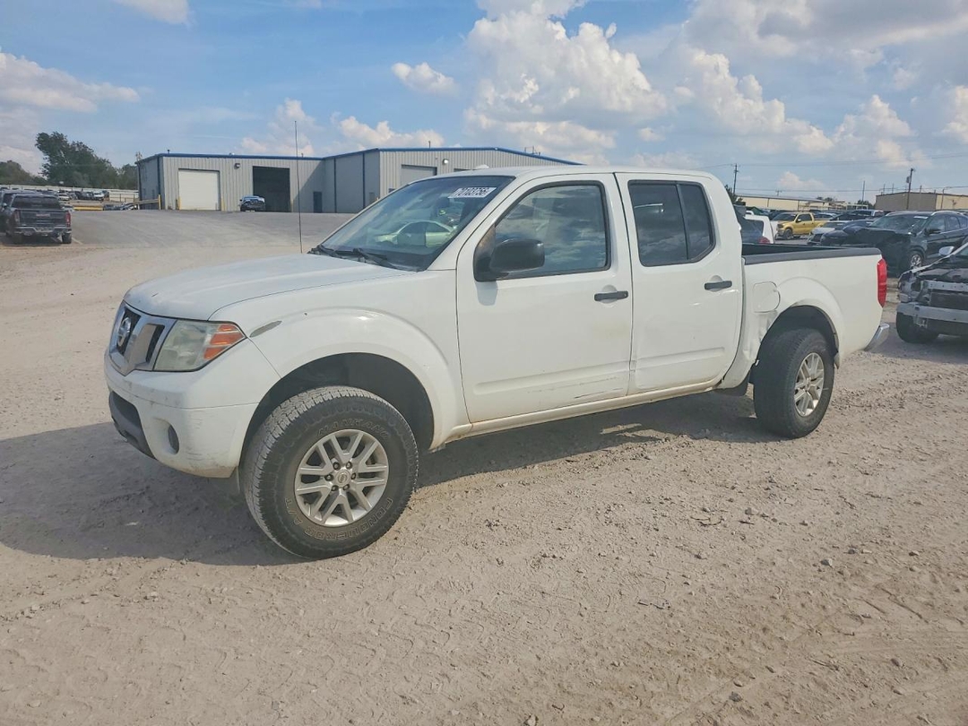 منظر 2016 NISSAN FRONTIER SV، زاوية 1