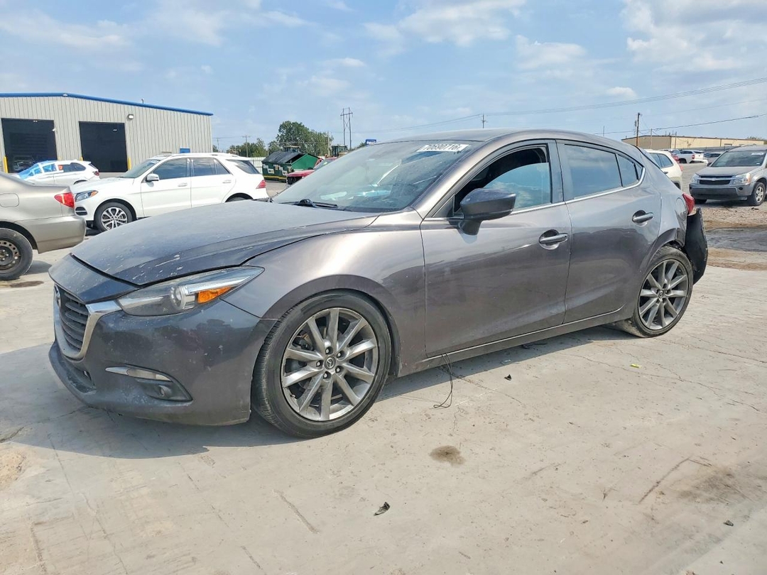 منظر 2018 MAZDA 3 GRAND TOURING، زاوية 1