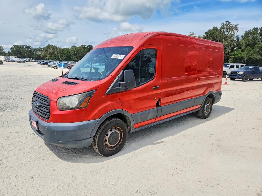 Vista de 2017 FORD TRANSIT T-150, ángulo 1