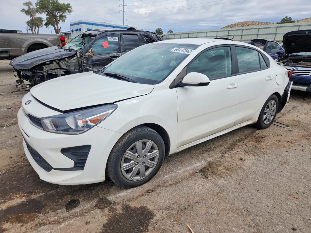 Vista de 2021 KIA RIO LX, ángulo 1