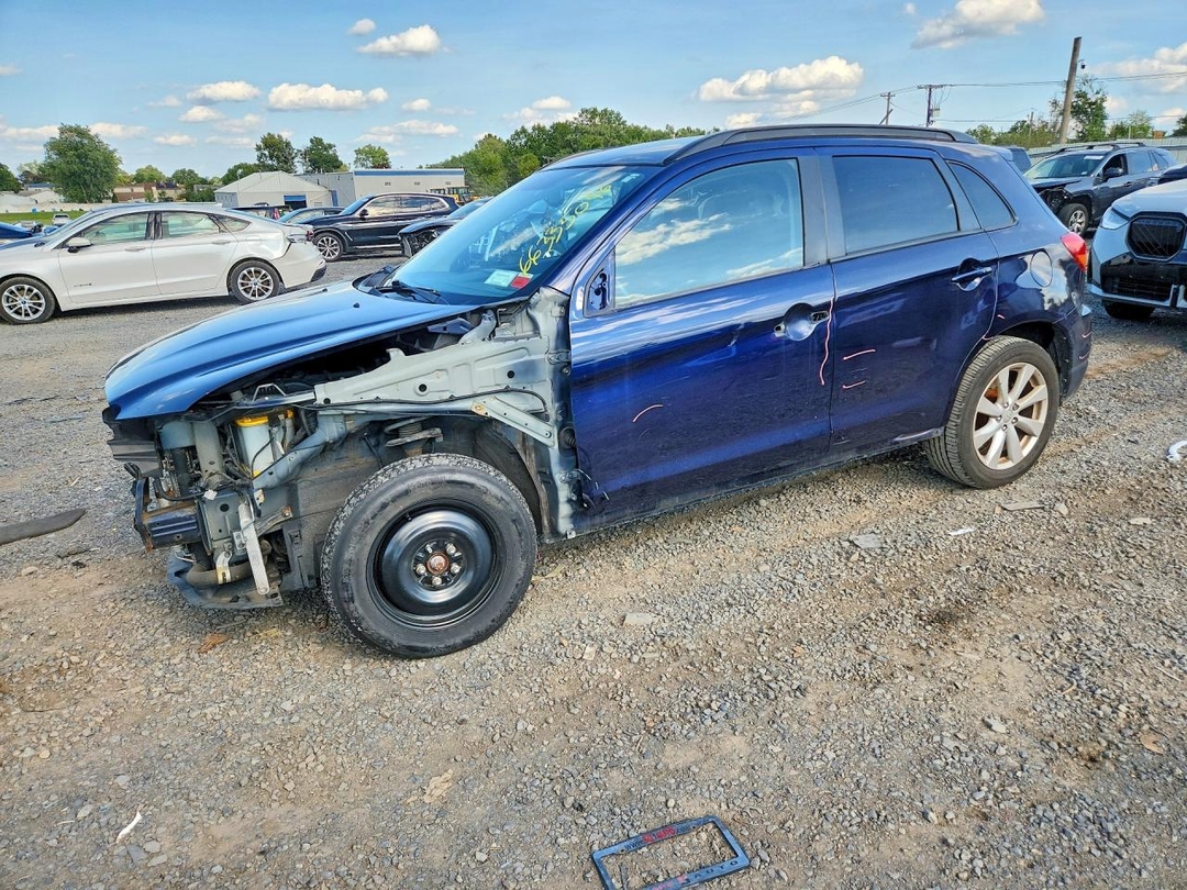 منظر 2012 MITSUBISHI OUTLANDER SPORT SE، زاوية 1