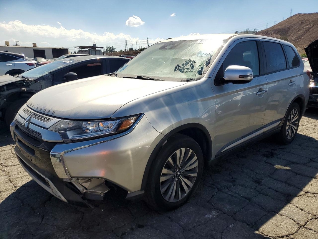 Vue de 2020 MITSUBISHI OUTLANDER SE/SEL/LE, angle 1