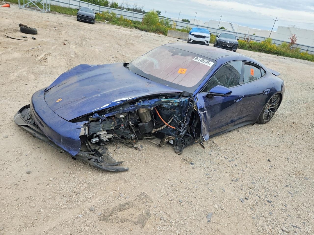 Vedere 2020 PORSCHE TAYCAN 4S, unghi 1