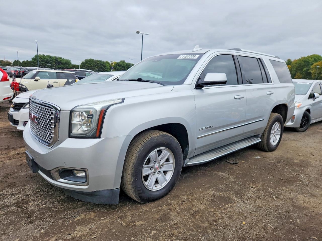 Vista de 2015 GMC YUKON DENALI, ángulo 1