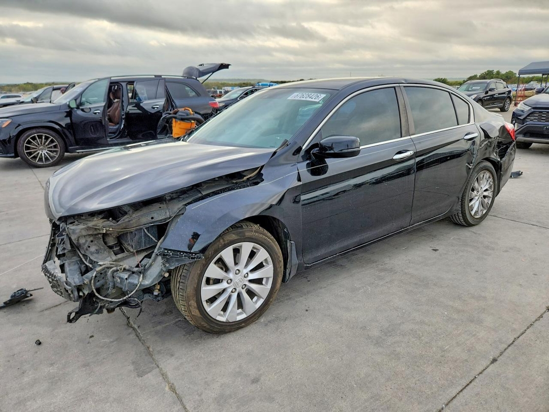 Vue de 2014 HONDA ACCORD EXL, angle 1