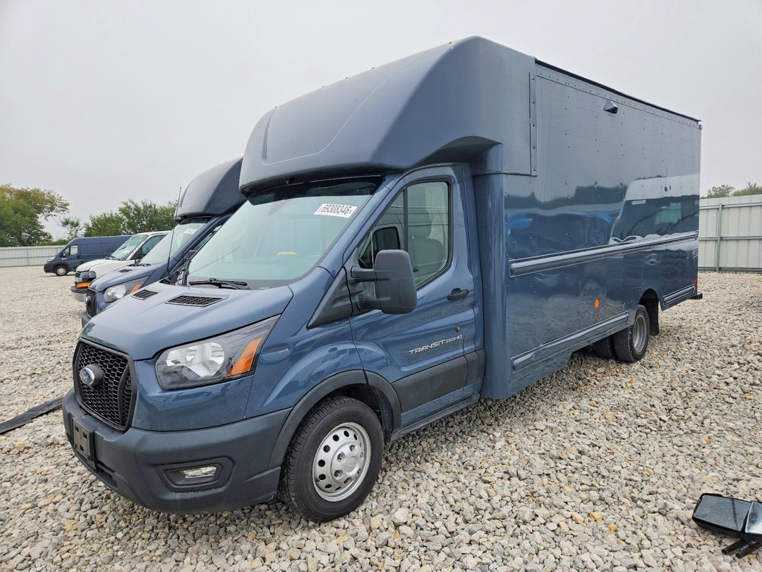 Вид 2022 FORD TRANSIT T-350 HD, угол 1