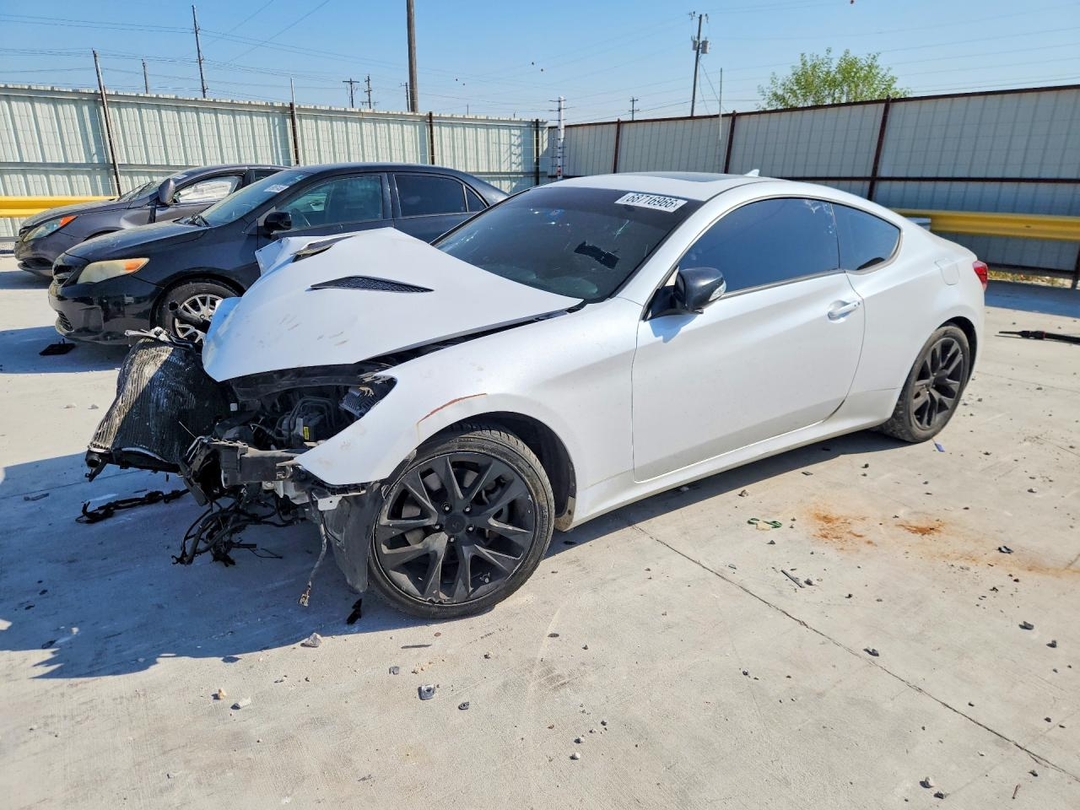 Vue de 2013 HYUNDAI GENESIS COUPE 3.8 GRAND TOURING, angle 1