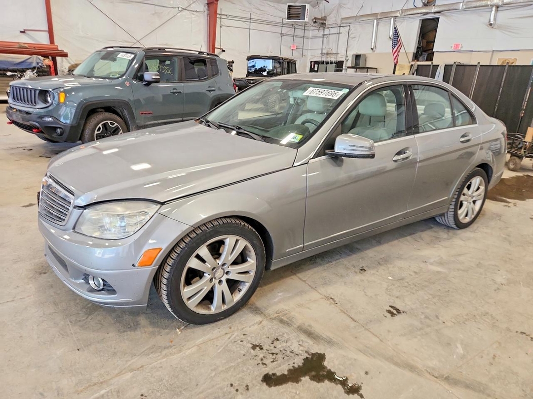 منظر 2010 MERCEDES-BENZ C 300 4MATIC، زاوية 1