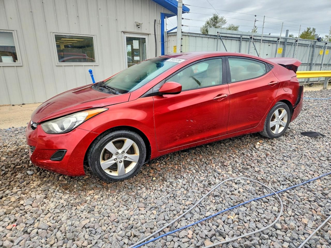 منظر 2013 HYUNDAI ELANTRA GLS، زاوية 1