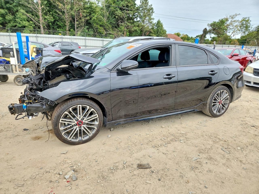 منظر 2022 KIA FORTE GT، زاوية 1