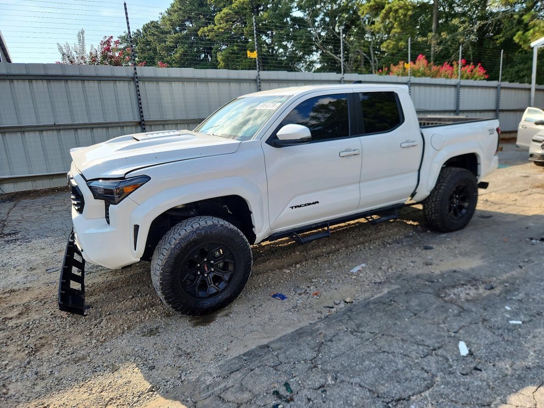 Vedere 2024 TOYOTA TACOMA TRD SPORT, unghi 1