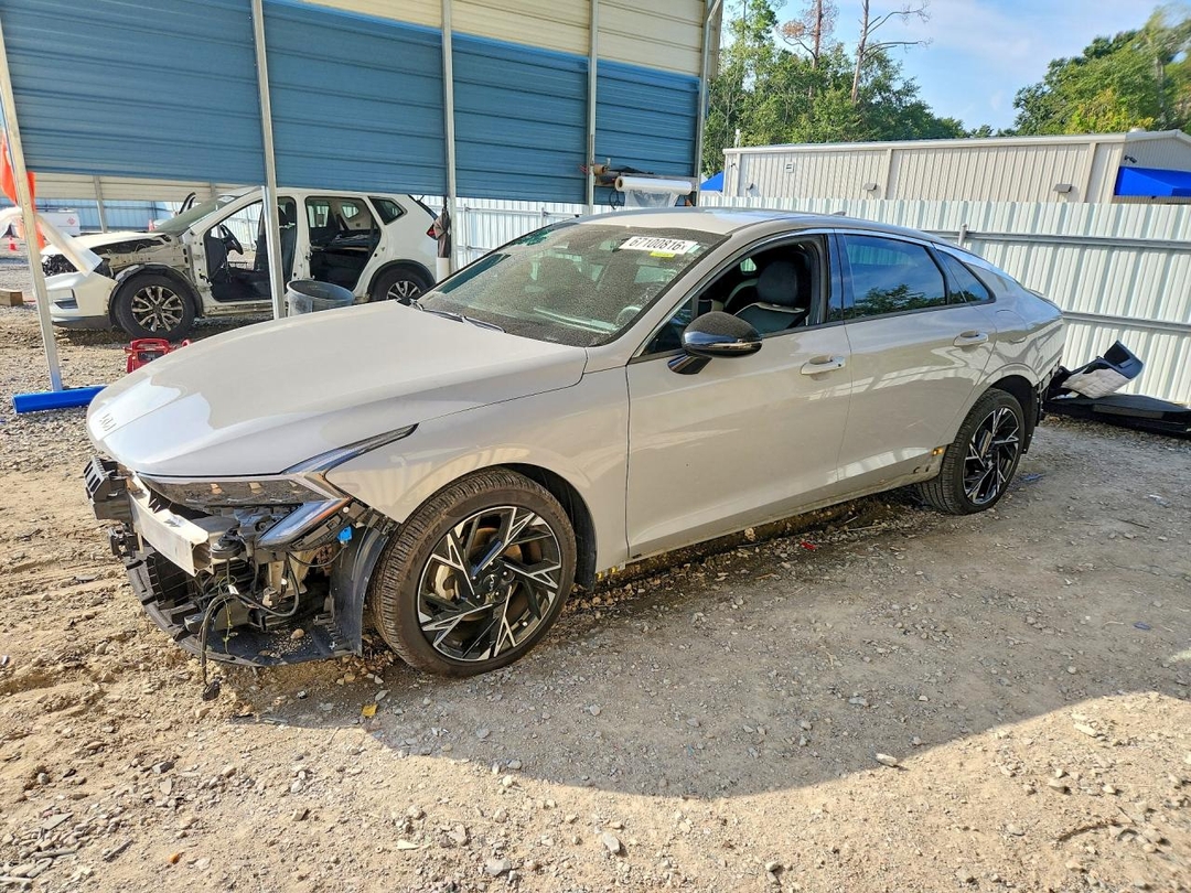 منظر 2025 KIA K5 GT LINE، زاوية 1