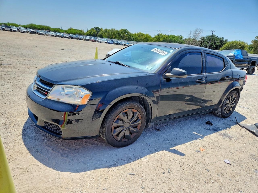 منظر 2013 DODGE AVENGER SE، زاوية 1