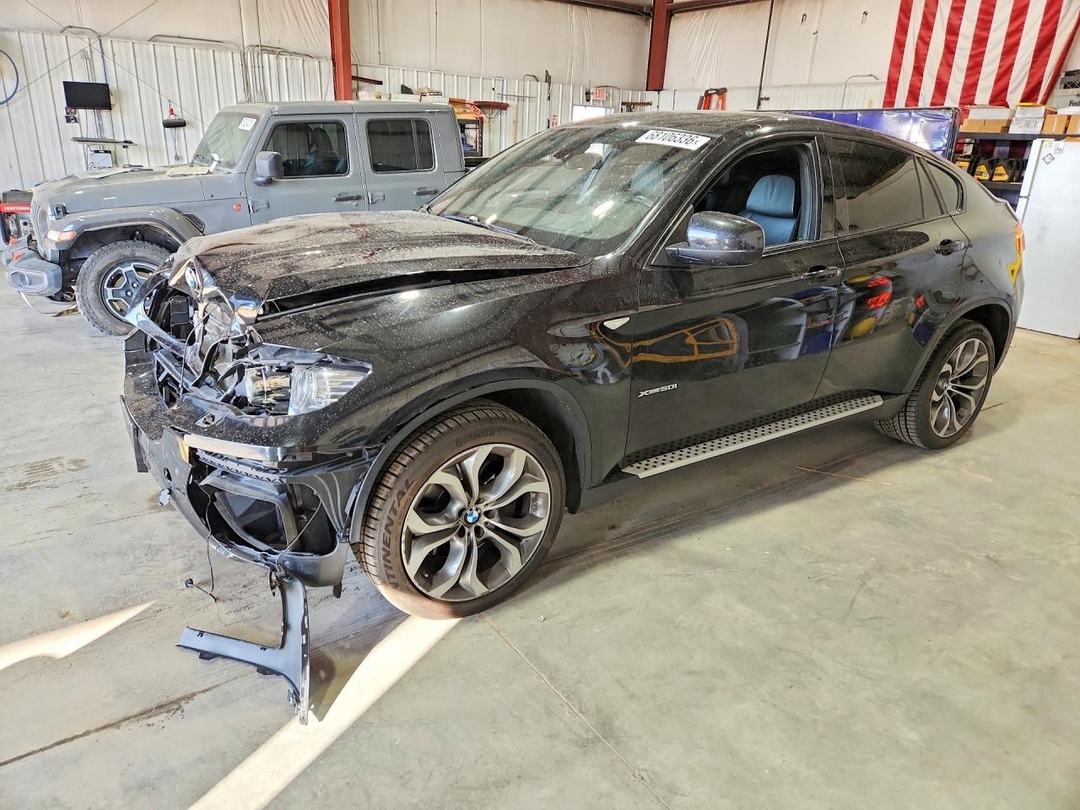 Vue de 2014 BMW X6 XDRIVE50I, angle 1