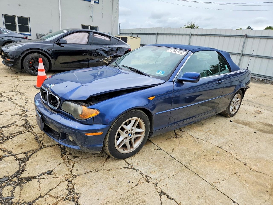 Vista de 2004 BMW 325 CI, ángulo 1