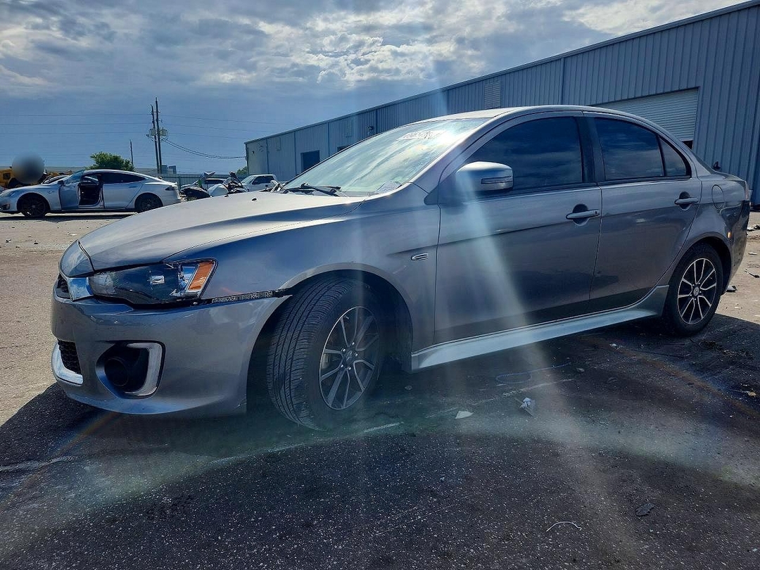 Vista de 2017 MITSUBISHI LANCER ES, ángulo 1