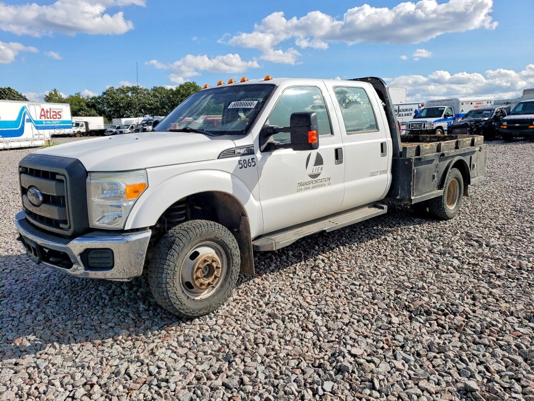 Vue de 2016 FORD F350 SUPER DUTY, angle 1