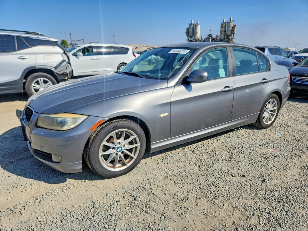 Vue de 2010 BMW 328 I SULEV, angle 1