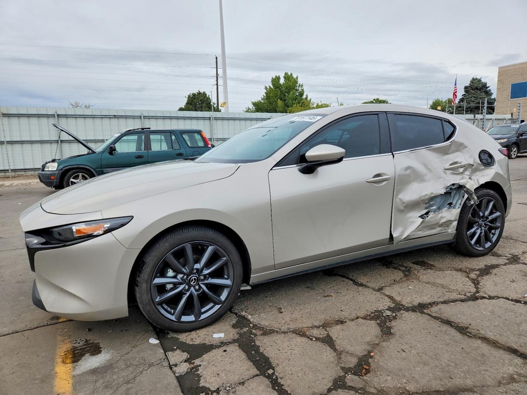 منظر 2025 MAZDA 3 PREFERRED، زاوية 1