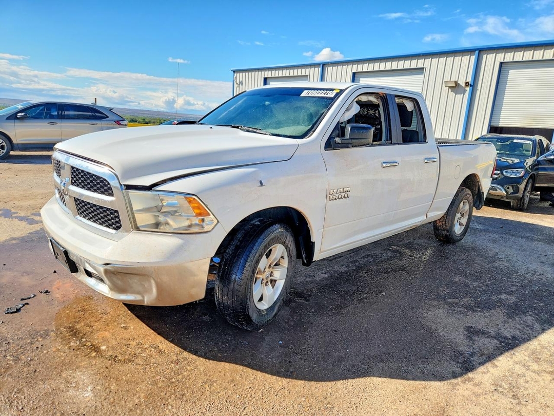 Вид 2018 RAM 1500 SLT, угол 1