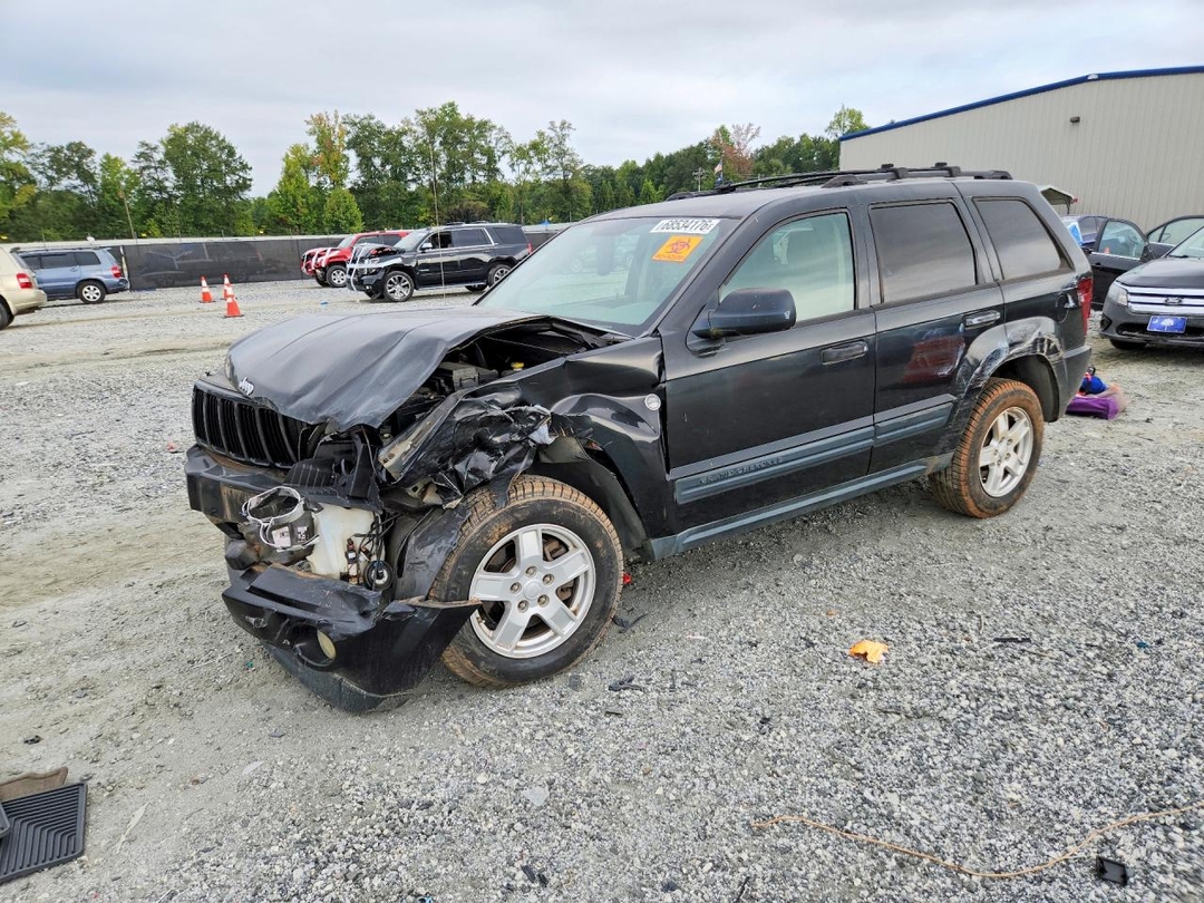 Вид 2005 JEEP GRAND CHEROKEE LAREDO, угол 1