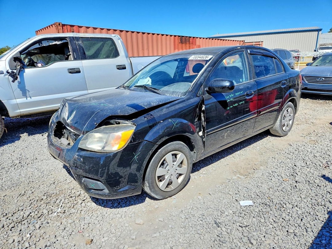 Вид 2011 KIA RIO LX, угол 1